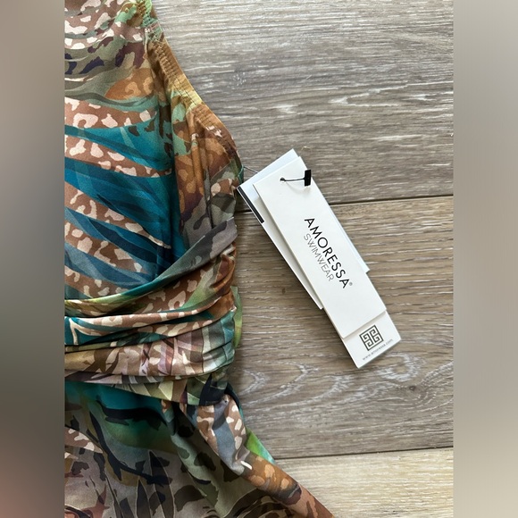 ✨ NWT ✨Amoressa Swimwear tankini top - Picture 8 of 14